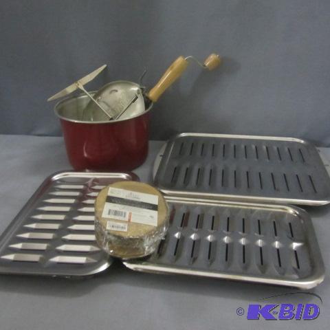 lot 129 image: Broiler, Popcorn Kettle, Grilling Planks