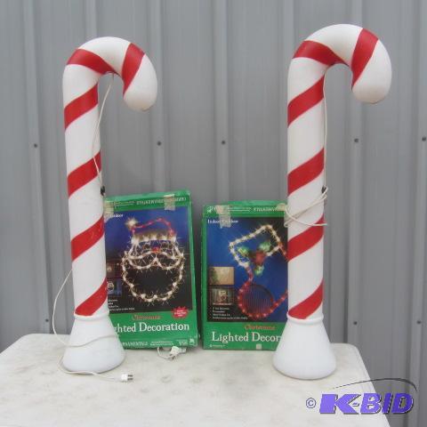 lot 144 image: Lighted Christmas Decorations