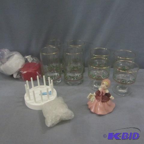 lot 147 image: Christmas Glasses