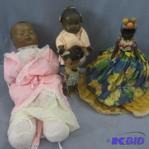 lot 15 image: Character Dolls