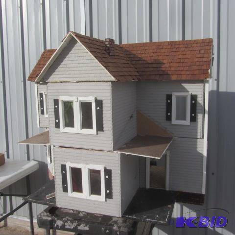 lot 151 image: Dollhouse Project