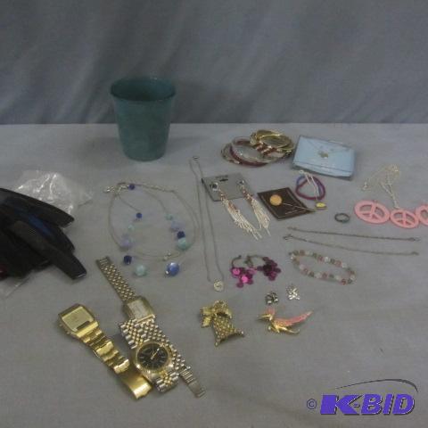 lot 169 image: Ladies Jewelry