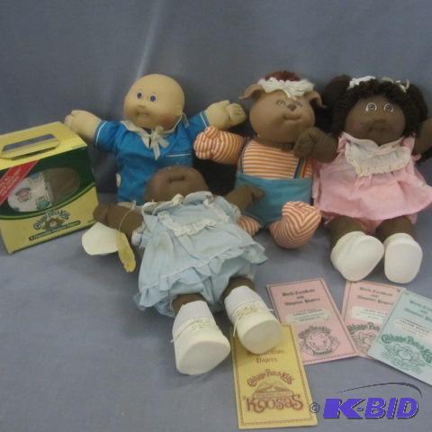 lot 18 image: Cabbage Patch Dolls