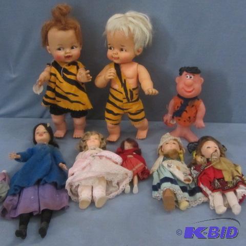 lot 23 image: Flintstones Dolls