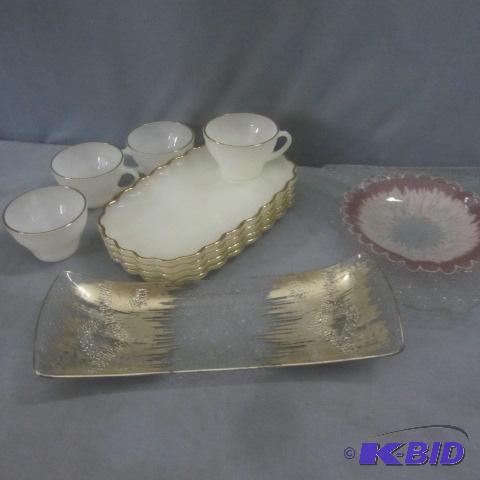 lot 48 image: Vintage Entertaining Dishes