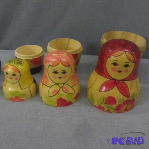 lot 52 image: Russian Nesting Dolls