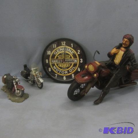 lot 53 image: Motorcycles, Harley Davidson Clock
