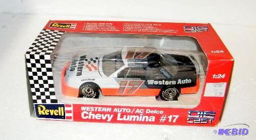 lot 103 image: Chevy Lumina - by Revell - #17 - Western Auto...