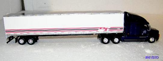 lot 60 image: Freightliner Semi - Die cast - D & T Truc...