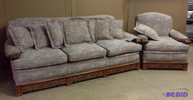 lot 10 image: Sturdy Vintage Couch and Arm Chair