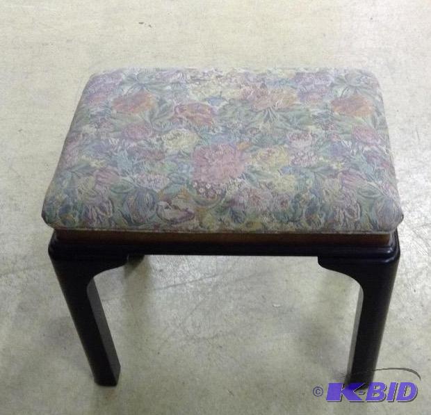 lot 11 image: Upholstered Foot Stool