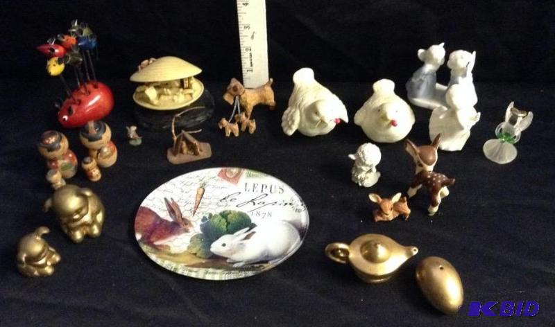 lot 14 image: Assorted Small Knick-Knacks