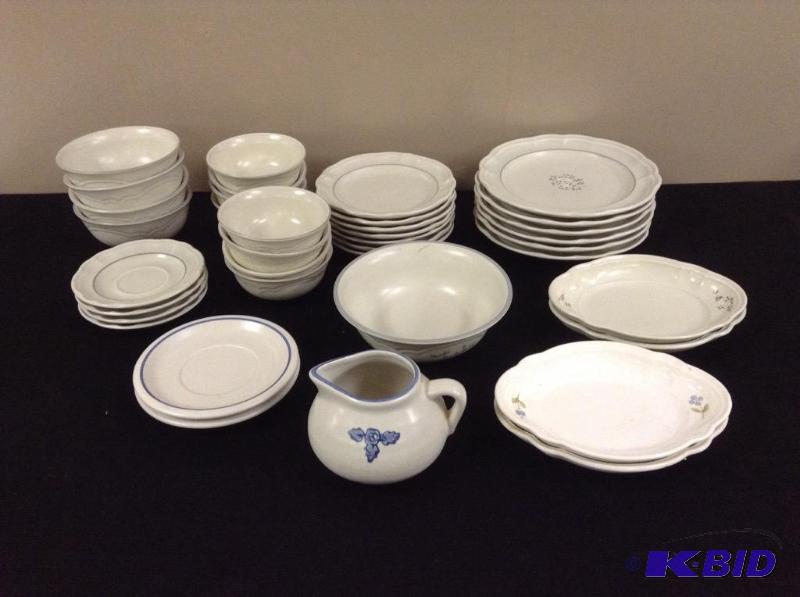 lot 37 image: Pfaltzgraff Stoneware