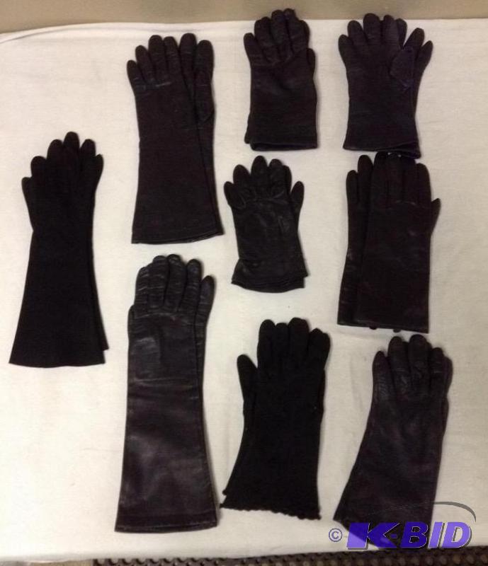 lot 40 image: Womens Gloves
