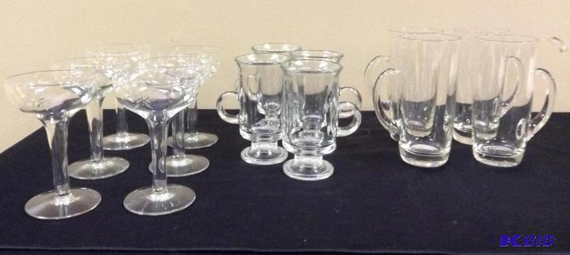 lot 42 image: Collection Clear Glass Drinkware