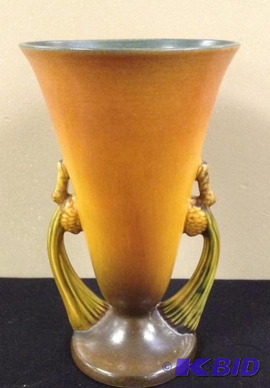 lot 59 image: Roseville Pine Cone Vase
