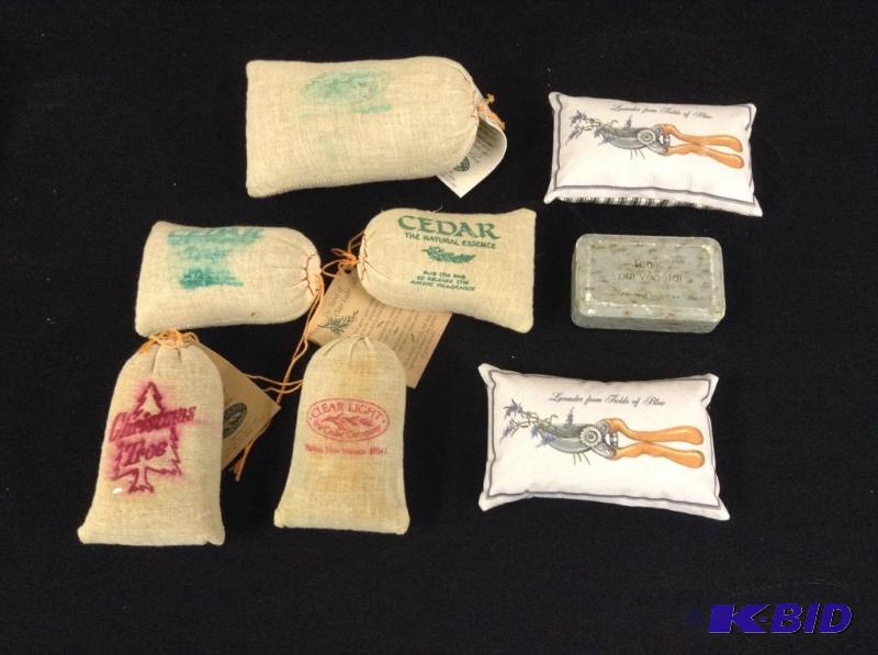 lot 68 image: Cedar & Lavender Chest Sachet Bags