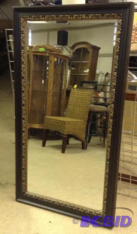 lot 17 image: Brown & Gold Framed Mirror