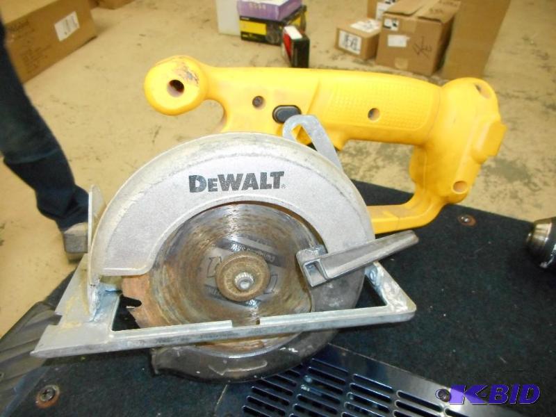 DeWalt Saw