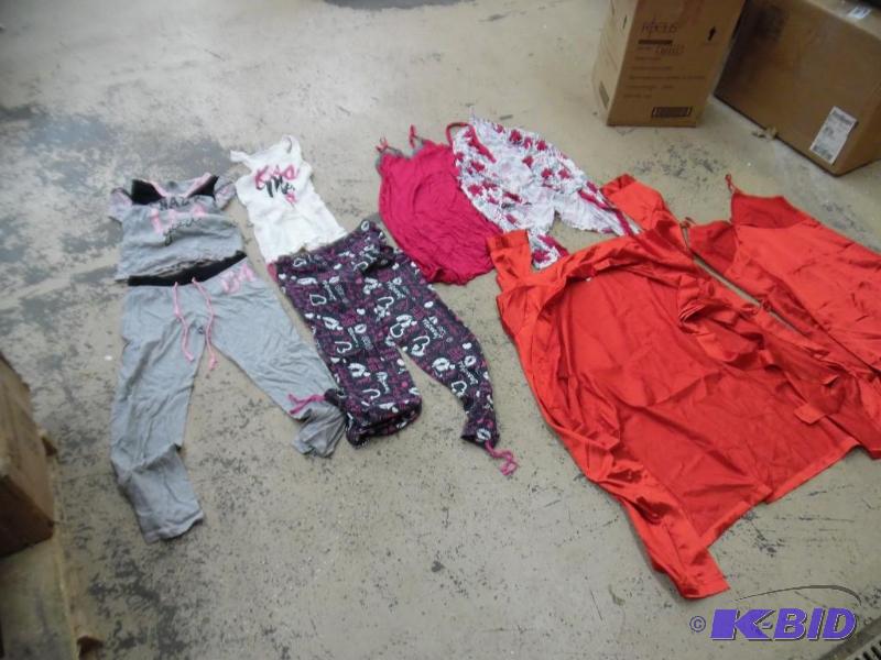 lot 7H image: Pajamas