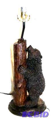Standing Bear Lamp -&nbspDetailed resin figu...