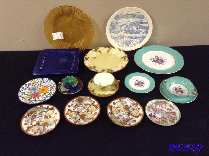 lot 130 image: Assortment China & Pottery - Stangl, Royal Bayreuth & More