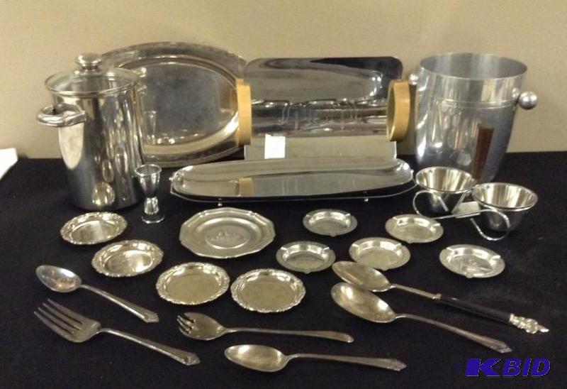 lot 139 image: Silverplate & Stainless Serving Pieces