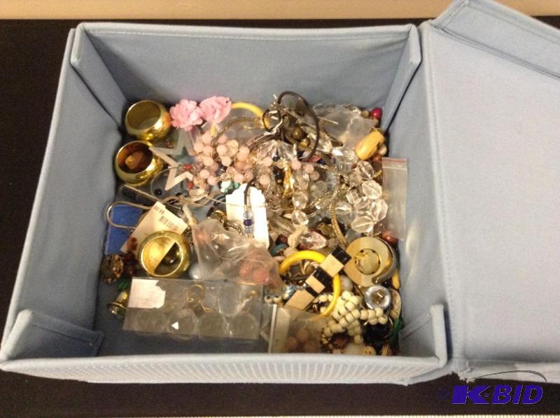 lot 151 image: Large lot of Misc Fashion Jewelry