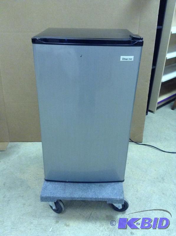 lot 156 image: Magic Chef Mini Refigerater