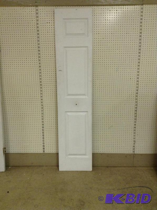 lot 17 image: Vintage Three Panel Bi-fold Door