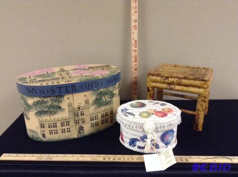 lot 198 image: Decorative Quaker Box es and Small Tabletop Table