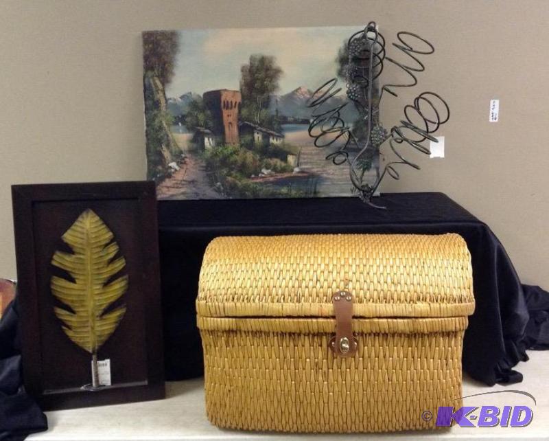 lot 199 image: Room Ready Decor Assortment