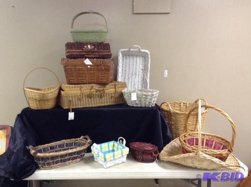 lot 200 image: Decorative Basket Overload