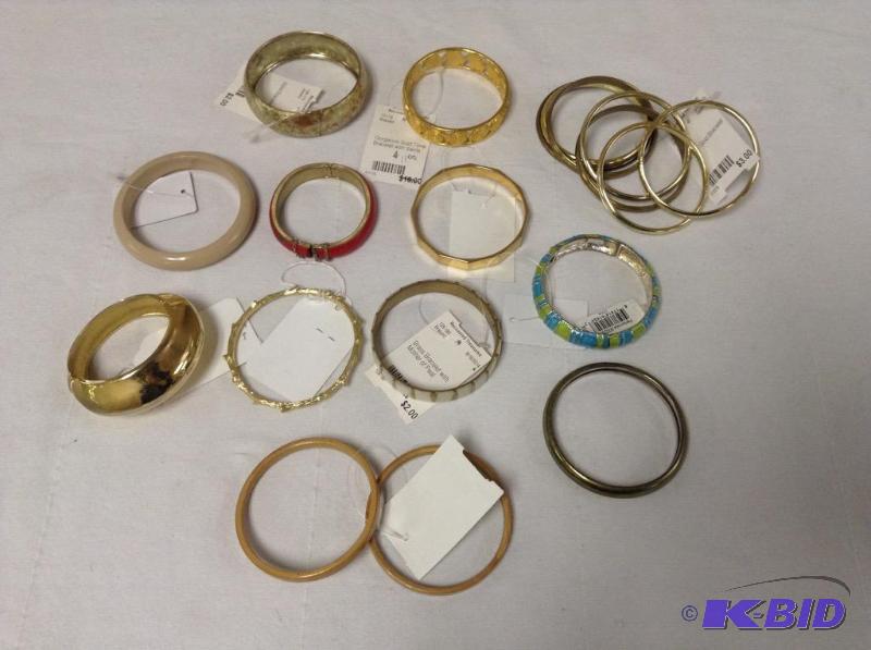 lot 25 image: Selection of Bangle Bracelets