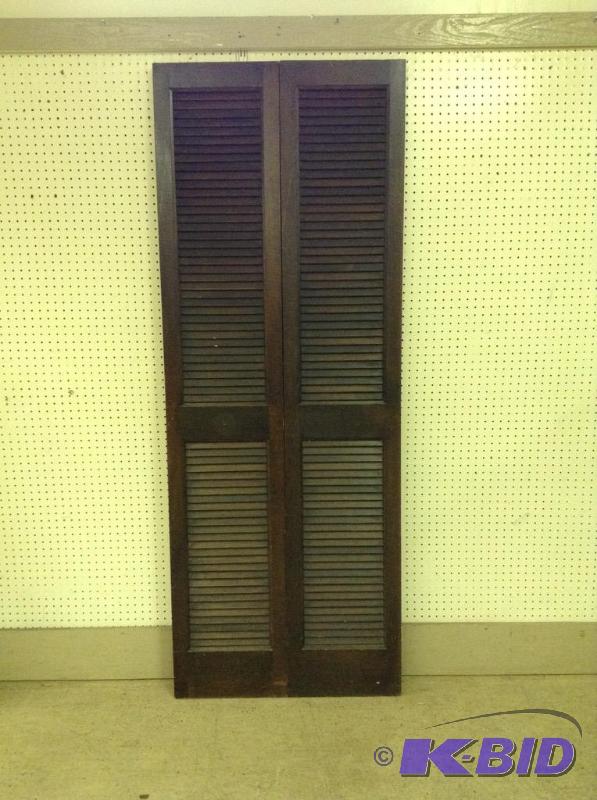 lot 8 image: Vintage Bi-Fold Shutter Type Door