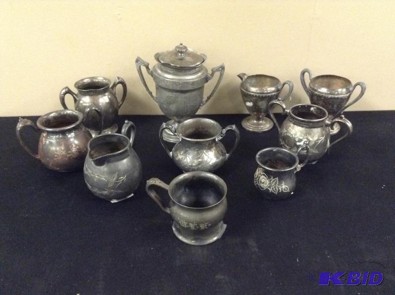 lot 90 image: Large Collection Silverplate Creamers & Pitcher