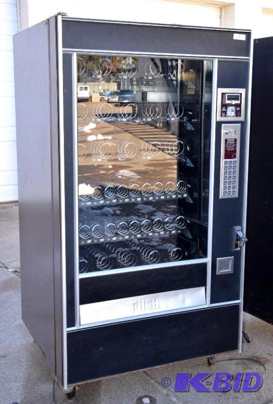 lot 3 image: AP4600 Snack Machine with validator Bill Chan...