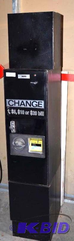 lot 5 image: $1, $5, $10, or $20 Dollar Bill Change Machin...