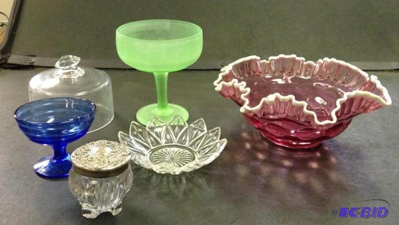 lot 40 image: Mixed Glassware