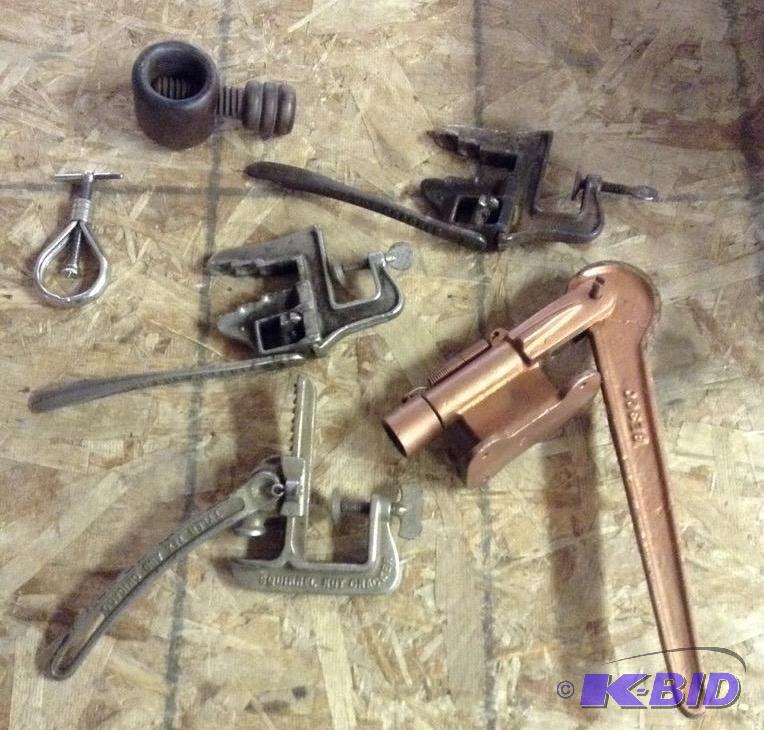 lot 41 image: Vintage and Antique Nut Crackers