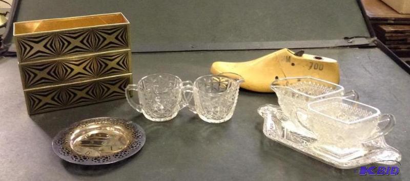 lot 42 image: Two CreamSugar Sets - Shoe Form and more