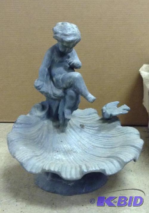 lot 6 image: Garden Bird Bath with Cherub