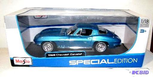 lot 30 image: 1965 Chevrolet Corvette - by Maisto - Special...