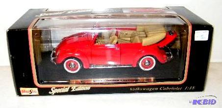 lot 8 image: 1951 Volkswagon Cabriolet - by Maisto - Speci...