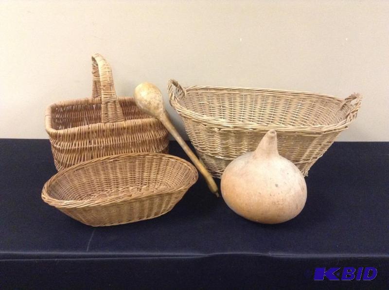 lot 124 image: Wicker Baskets & Gords