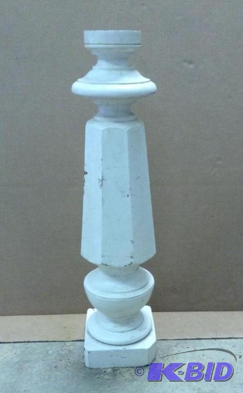 lot 139 image: Vintage Wood Banister Post
