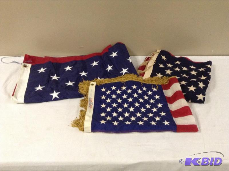 lot 18 image: Collection American Flags