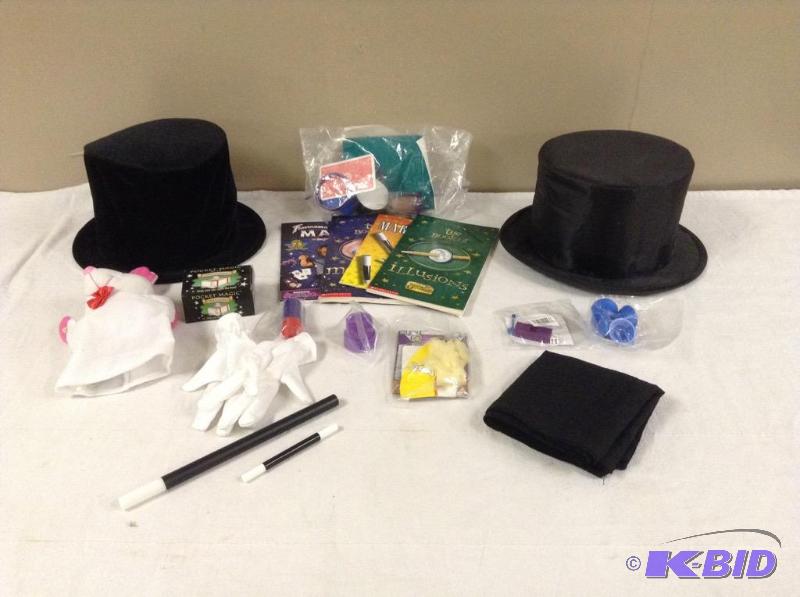 lot 19 image: Childs Magic Trick Items