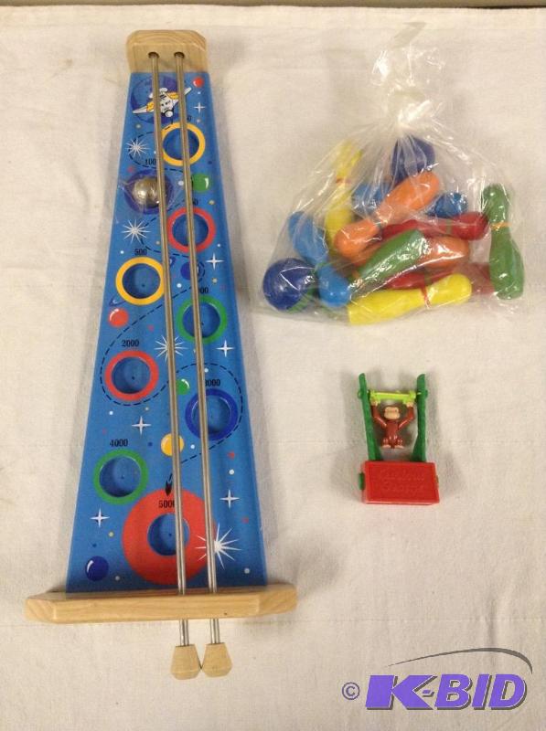 lot 20 image: Lot of Toys