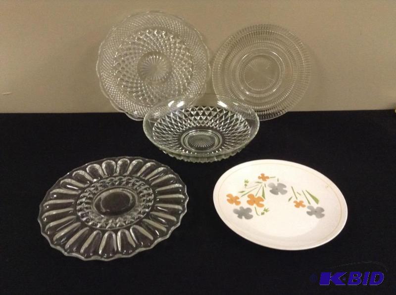 lot 23 image: Serving Platters and Bowl